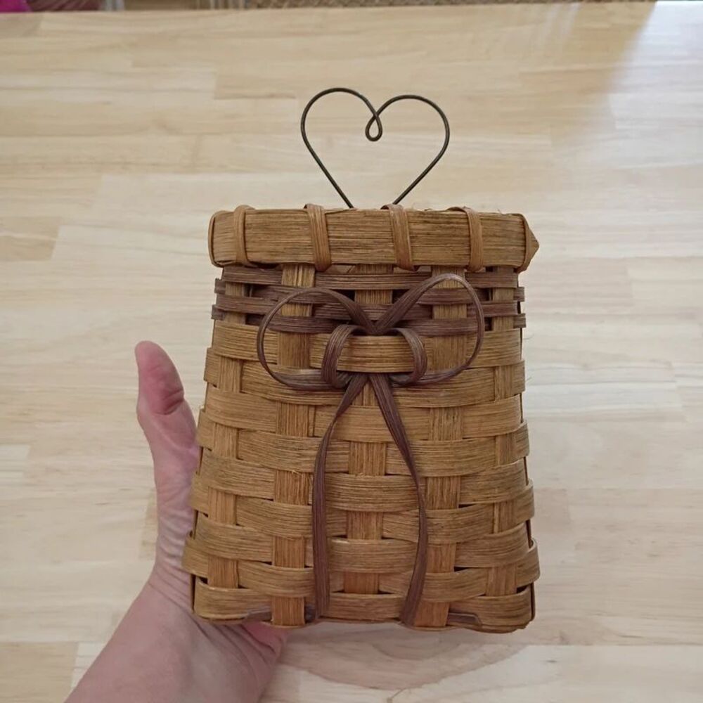 Vintage Woven Wall Pocket Basket Farmhouse Country Decor